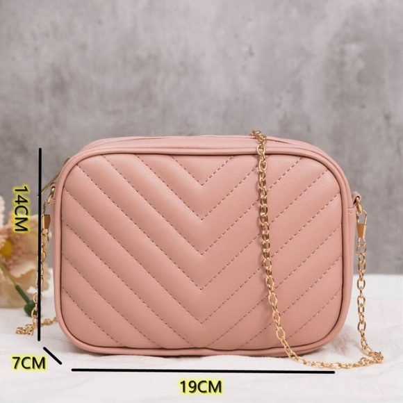 ❤️Pink Quilted Chevron Crossbody Purse - Picture 2 of 5